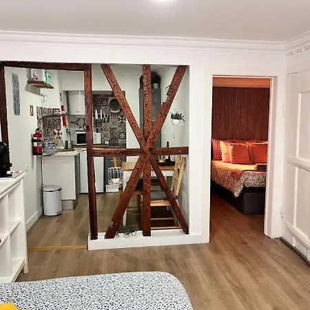 Casa Travessa Dos Lagares * 리스본